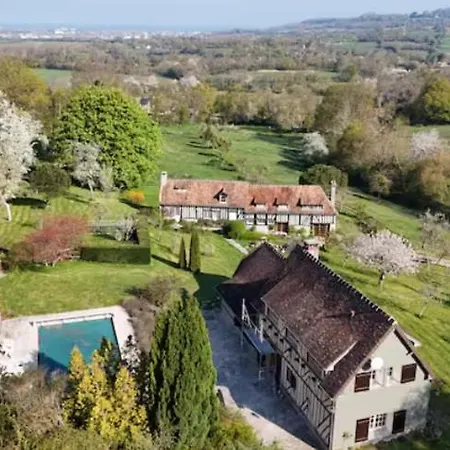 Casa vacanze Maison De Charme Authentique Avec Piscine Privée Proche De Cabourg