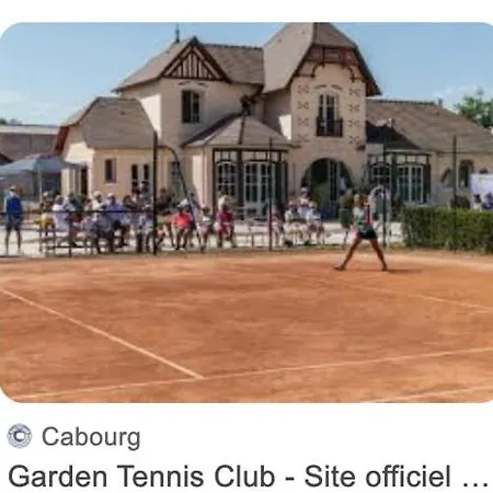 Casa vacanze Maison De Charme Authentique Avec Piscine Privée Proche De Cabourg